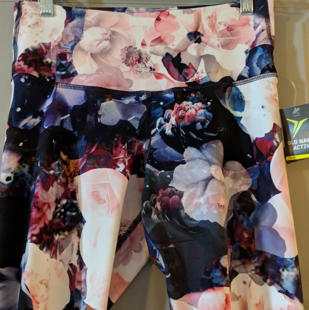 NWT Old Navy High Rise Athletic Leggings